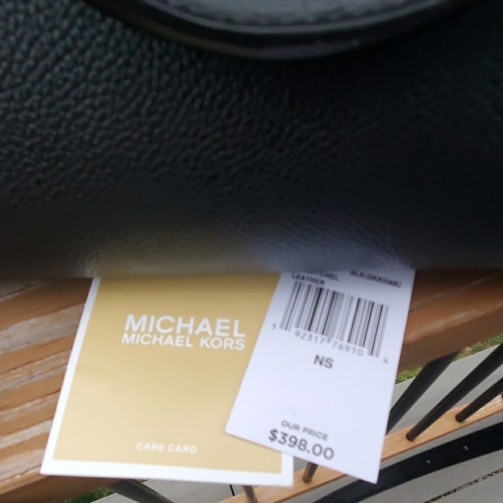 * Like New With Tags * Michael Kors 2 way purse - Picture 2 of 9